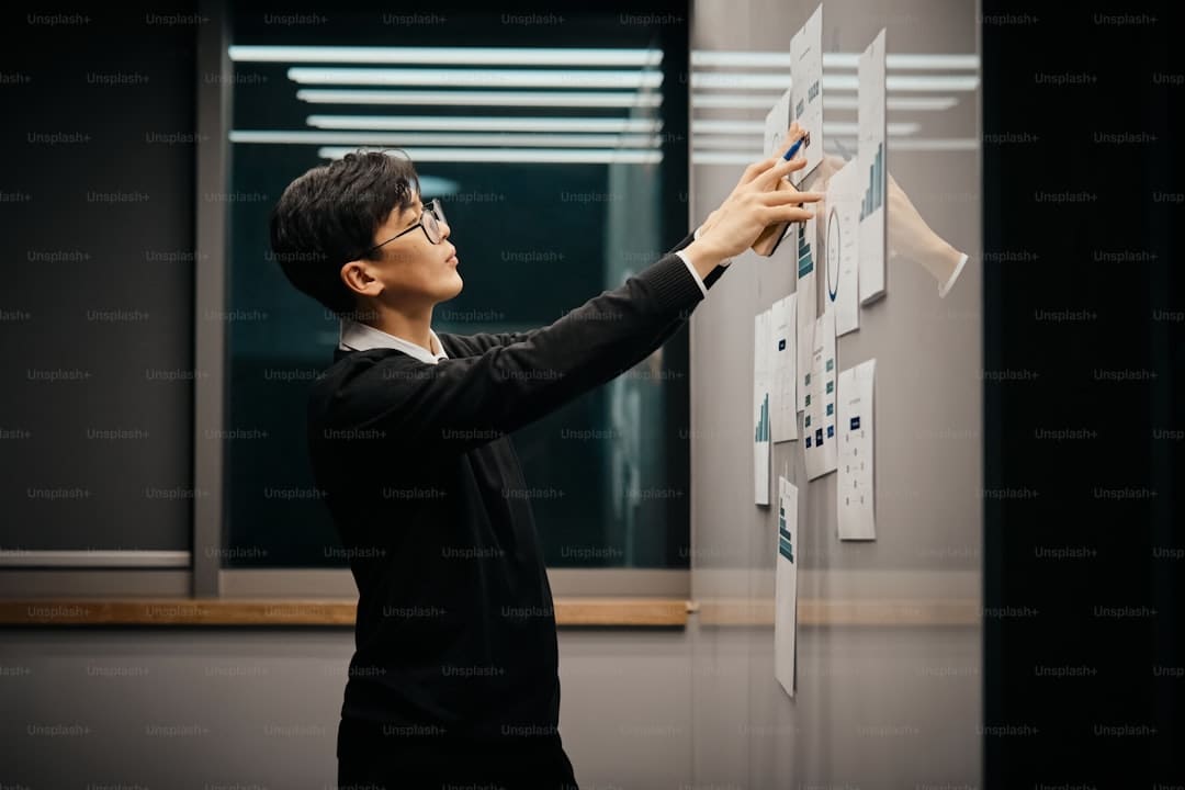 车企与智驾提供商加深合作 宝马联手Momenta发布专属智驾系统